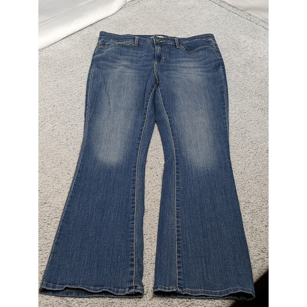 Levis Signature Gold Jeans Mid-Rise Boot Cut Flare 29x32 (30x31) Medium Wash